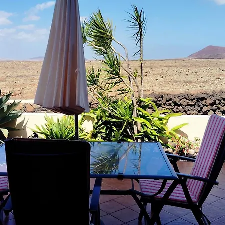 Casa Armonía Frente A Volcanes